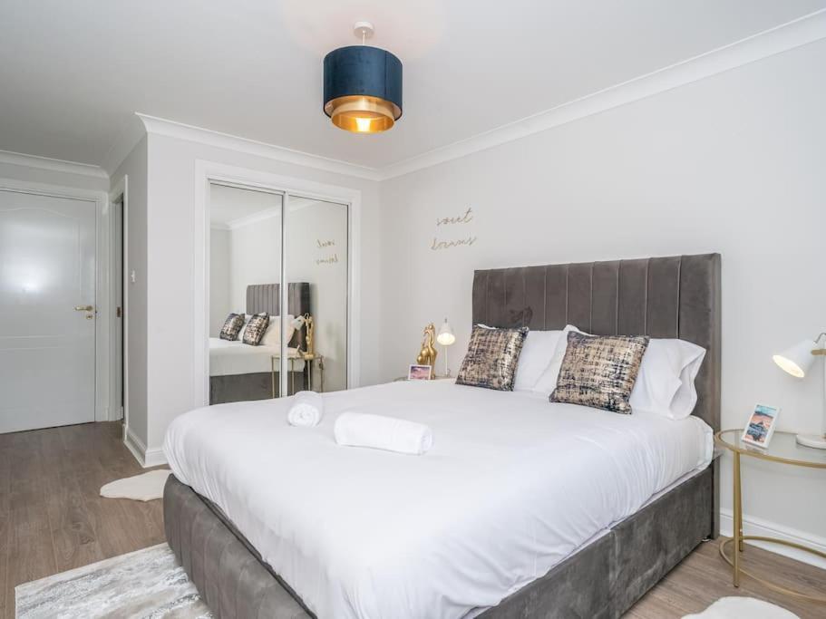 Apartamento Luxury 2Bed 2Bath Flat In City Centre- Free Parking! Edimburgo Exterior foto